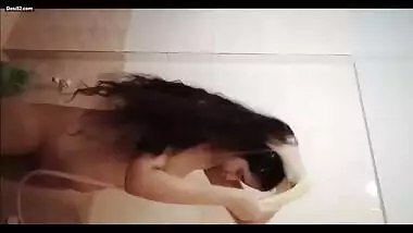 Sexy Desi Girl Bathing 2 New Leaked Video
