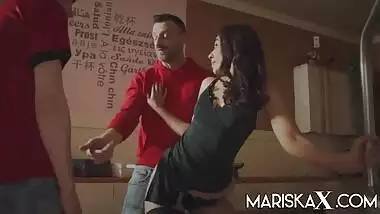 MARISKAX Special delivery for Desi HOUSEWIFE...