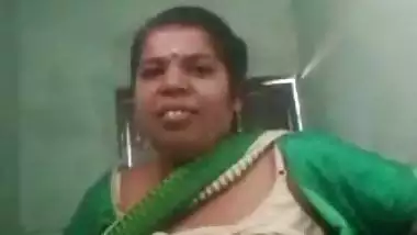 Huge boobs Tamil sex aunty naked on video call
