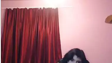 Indian Girl Posing On Video.