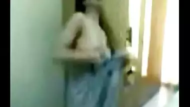 Maharashtra Dilettante gf recorded by boyfriend after Shower