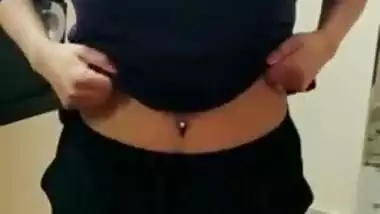 Desi cute girl showing boobs