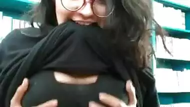 Desi girl showing boobs for her boyfriend