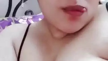 Super chubby Bangkladeshi Tiktoker showing boobs pussy