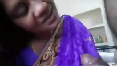 Indian sex porn episode of a desi bhabhi giving a nice blowjob to bf