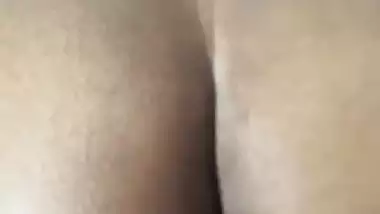 Man bangs round shaped whore in the doggy style