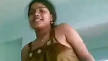 Desi Hostel Girl Showing Boobs