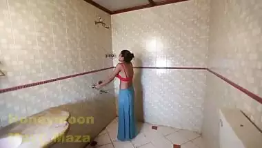 Tamil Delhi Bhabhi Cute Sex Clip in Shower Huge...