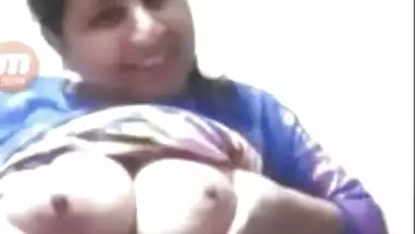 Cheating Paki Bhabi Showing Big Boobs To Lover