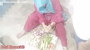 Vegetable Bech Rahi Bhabhi Ko Patakar Choda In Clear Hindi Voice Xxx Indian Desi Bhabhi Vegetables Selling