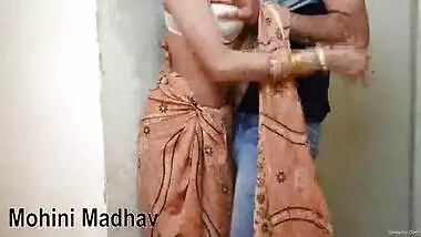 Indian Sexy Slim Bhabhi Nicely Standing Fucking