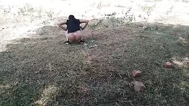 Indian Muslim Bhabhi Outdoor Public Doing Nude Yoga