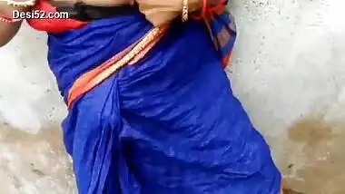 Desi village bhbai outdoor pissing