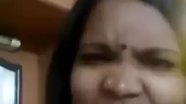 Chubby Desi webcam slut shows her XXX genitals and boobs online