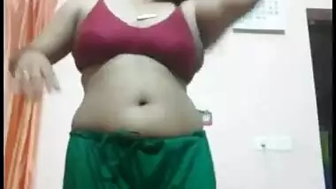 Desi aunty removed her dress