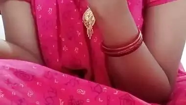 Bengali Boudi In Desi Bahu Massaging Her Big Boobs And Showing Her Pussy!!