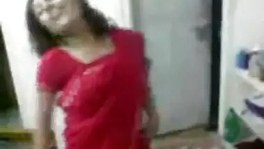 Red saree desi randi dancing and fucking