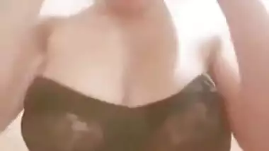 Giant boobs of Paki hottie exposed