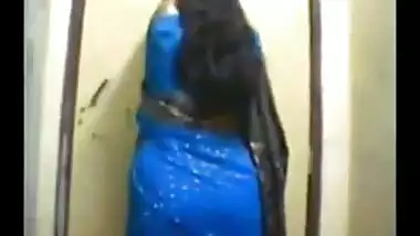 New x video of an Indian aunty exposed by husband on cam