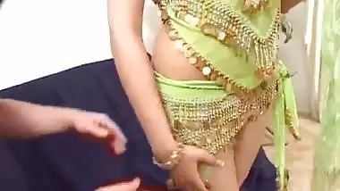 Indian Lady In Traditional Garb Takes It Off To Fuck