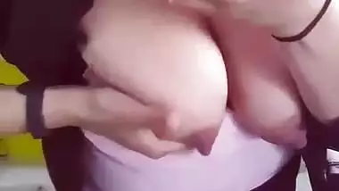 Desi bhabi show her big boobs video call