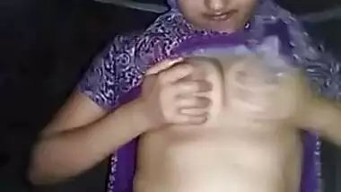 Hot Paki girl showing big boobs for lover
