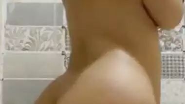 Paki super hot college babe sucking lover dick and nude captured part 2