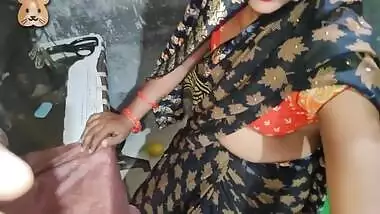 Indian- Bhabhi Silayi Kr Rahi Bhabhi Ko Hard Anal Sex