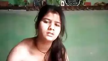 Desi cute bhabi fing her sexy pussy
