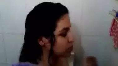 Hot Indian Babe In Selfmade Shower Nude 