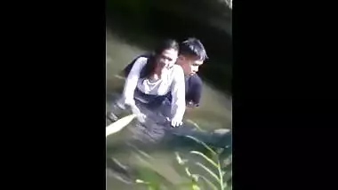 Nepali girl ourdoor river sex videos with lover