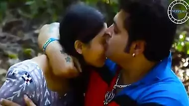 Desi Hot Aurat Ke Jungle Me Nakhre Hindi Sex