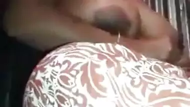 Horny Big Ass Bhabhi Mastrubating Clip For Lover
