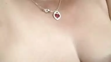 Sexy Bhabi Showing Her Boobs
