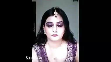 Indian Desi Nympho HotWife I met on Bbwlists.com to cum