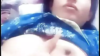 Desi sexy wife boobs press