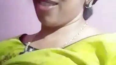 Desi village bhabi cute face