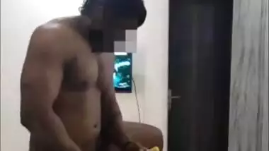 Indian hidden sex video of a Delhi milf and a playboy