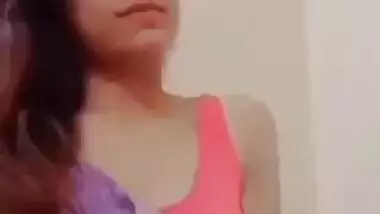 Udaipur cute girl boob show selfie viral video