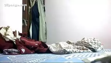 Delhi aunt dressing video captured using hidden cam in room