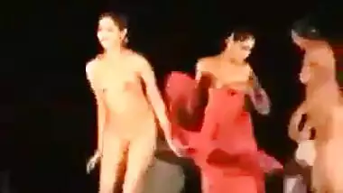 hot indian girls'snude dance 