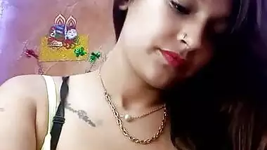 Pretty Babe pressing her boobs