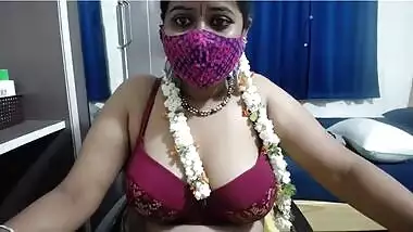 XXX curious boys fuck Desi Bhabhi online and watch her saggy tits