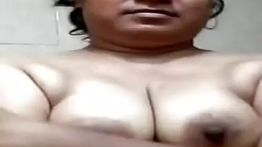 Indian Fatty Sharmin girl boob tease