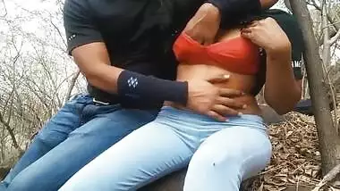 Sexy Desi Girlfriend Fucked In The Jungle By Lusty Lover