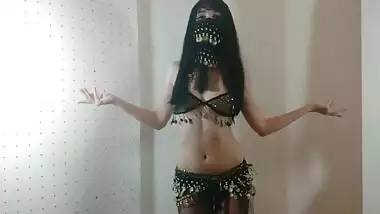 Exotic whore dancing