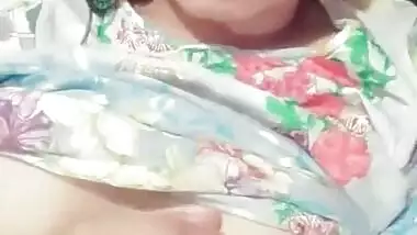 Beautiful Super Horny Paki Girl Pussy Fingering Leaked Videos