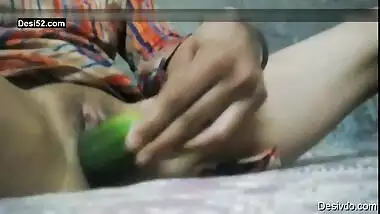 Desi cute village girl fing her pussy