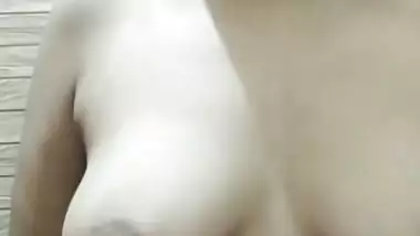 Desi sexy wife nude bath video