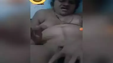 Today Exclusive-lankan Bhabhi Showing Her Boobs And Wet Pussy To Lover On Video Call Part 2